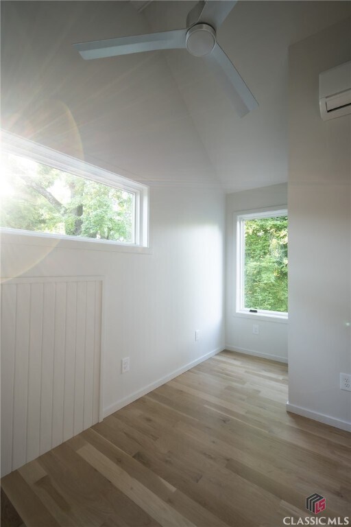 Building Photo - 297 Morton Ave