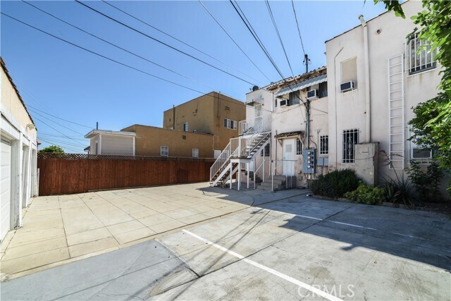 Building Photo - 1038 S Citrus Ave