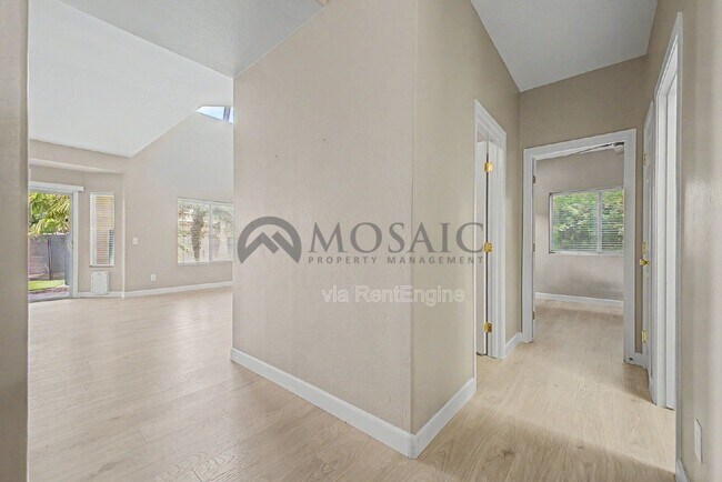 Building Photo - 3356 E Mayberry Ave