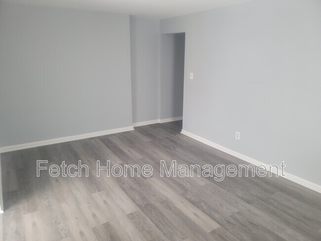 Building Photo - 3 N Main St