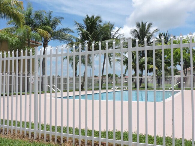 Building Photo - 17975 SW 140th Ct