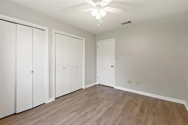 Building Photo - 124 Poplar Dr