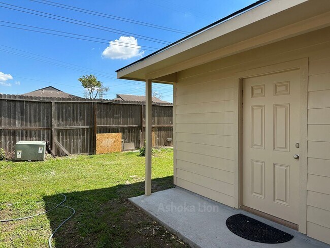 Building Photo - Beautiful 4 bedroom 2 bath home for rent