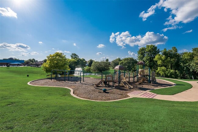 Building Photo - 10733 Vista Heights Blvd