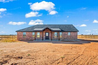 Building Photo - Country Living In Roosevelt ISD!