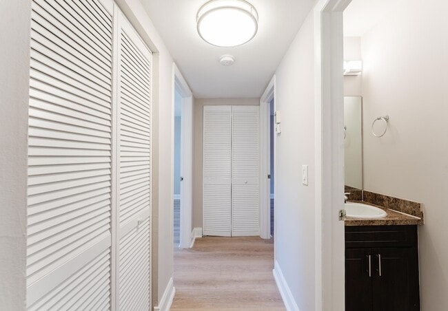 Building Photo - 650 SW 2nd Ave