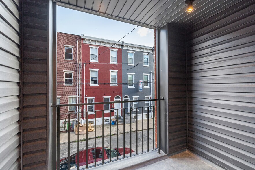 Building Photo - 1627 Fontain St