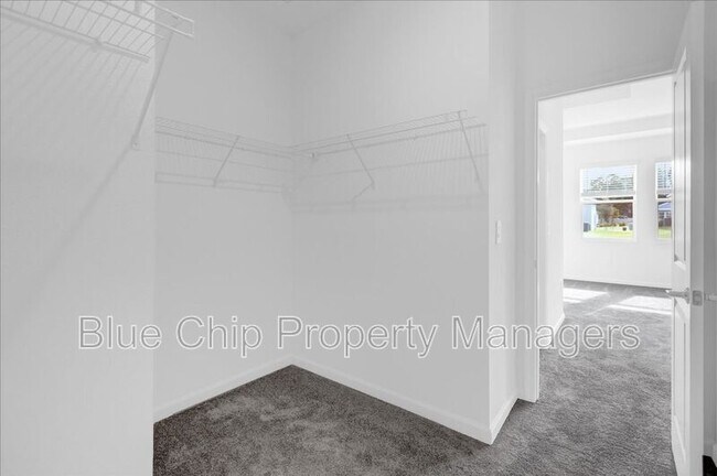 Building Photo - 2025 Shaggy Fisher Dr