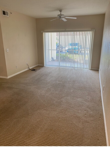 Living room - 4670 Saint Croix Ln
