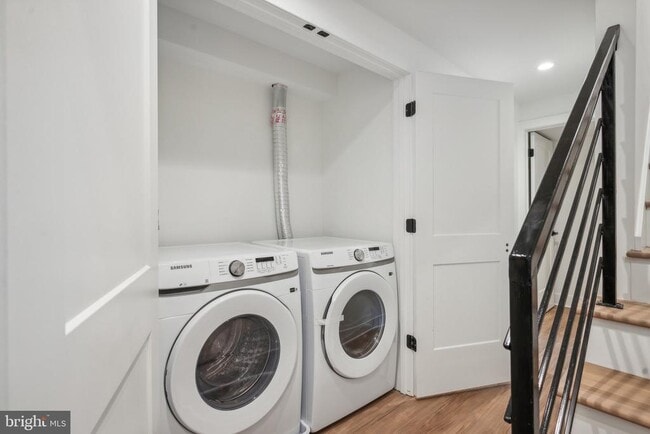 Building Photo - 1614 Kilbourne Pl NW