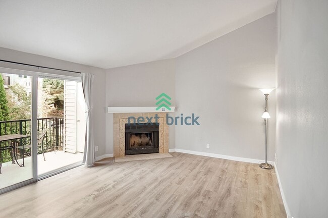 Building Photo - Discover Your New Home at Juanita Beach Es...