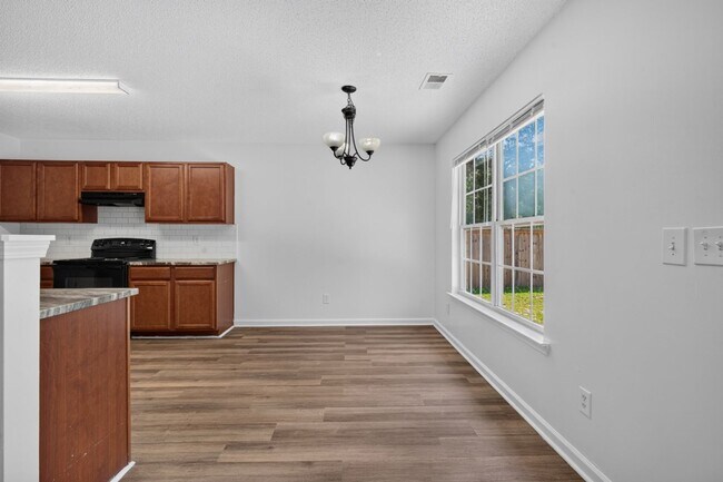 Building Photo - 20 Kimpton Dr