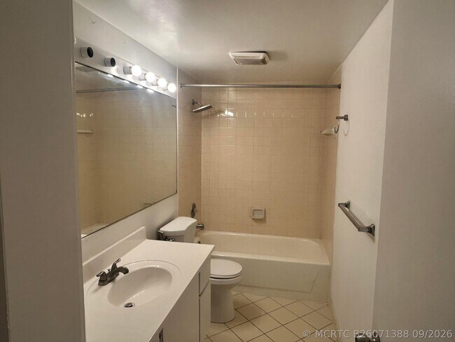 Building Photo - 804 Blue Ridge Cir