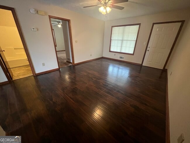 Building Photo - 982 Locust Dr NE