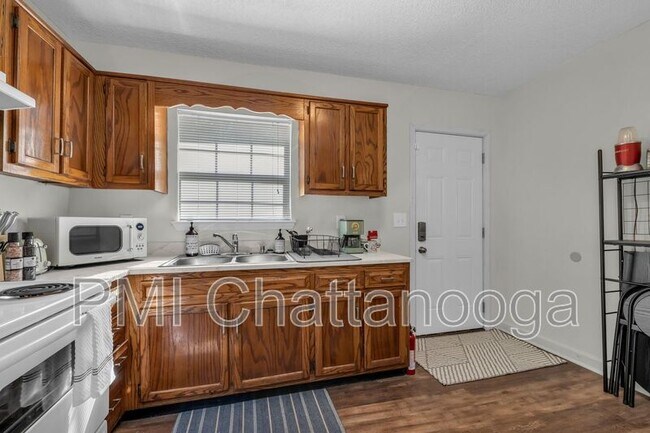 Building Photo - 306 Glenwood Cir