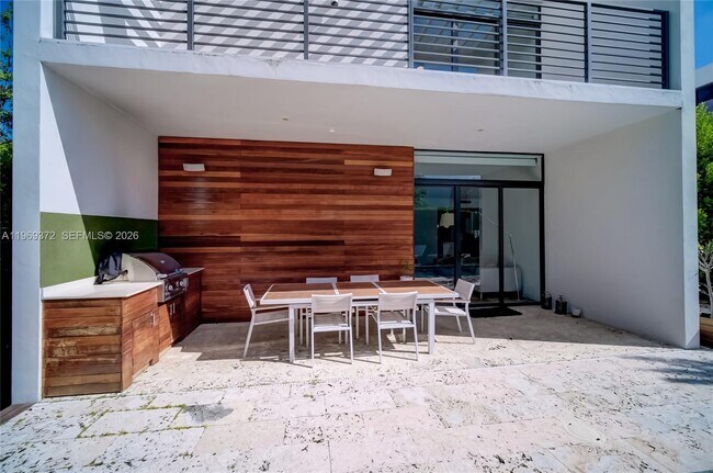 Building Photo - 8660 Arboretum Ln