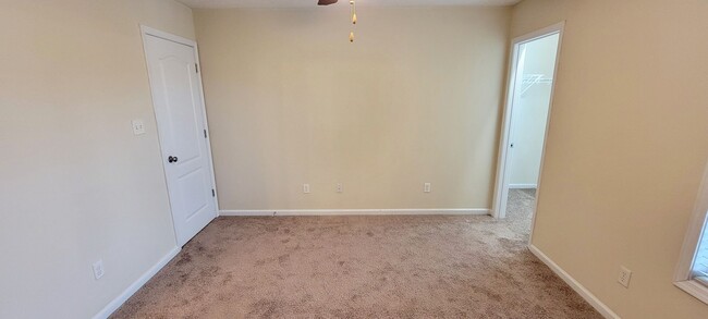 Building Photo - Two Bedroom Two and Half Bath Townhome