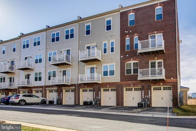 Building Photo - 426 Exchange Avenue