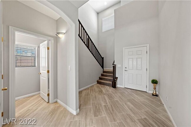 Building Photo - 4 bed+loft Green Valley Home w/City Views