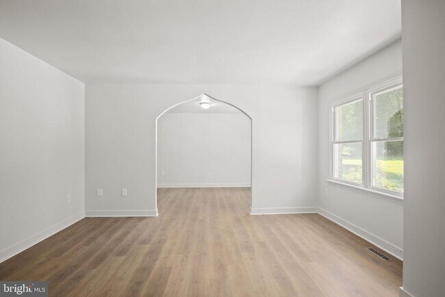 Building Photo - 6065 Eagles Nest Ln