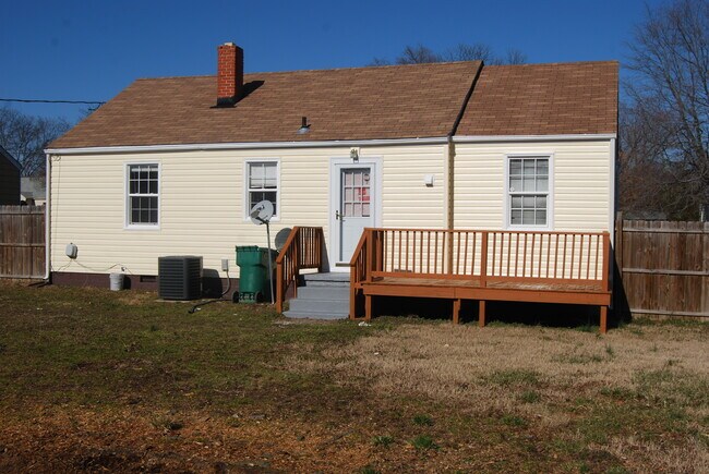 Building Photo - 1811 Binford Ln