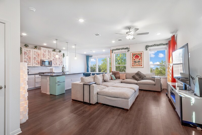 Building Photo - 1614 Iberville Dr