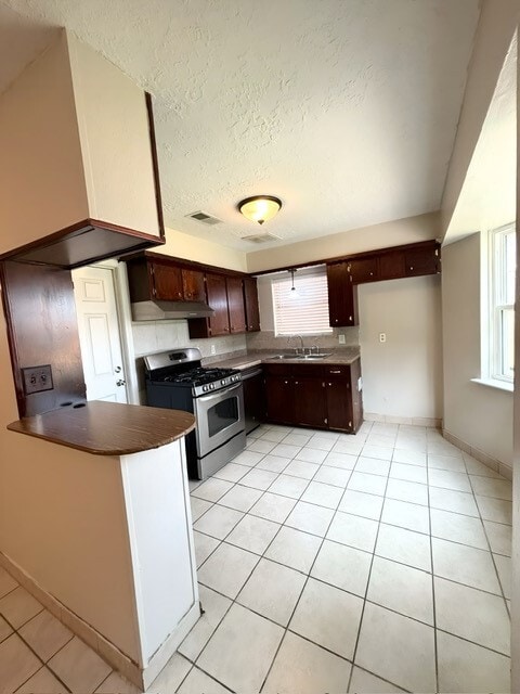 Building Photo - 1423 Kappa St
