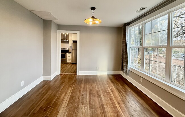 Building Photo - 1802 Guess Rd