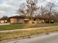 Building Photo - Grandville ranch available now