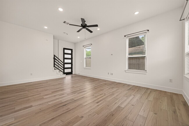 Building Photo - 5206 Firnat St