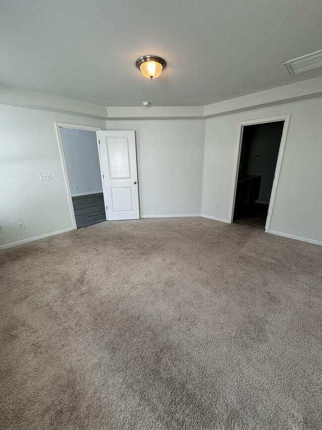 Building Photo - 1032 Tee Shot Dr