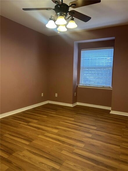 Building Photo - 3725 Lilac Ln