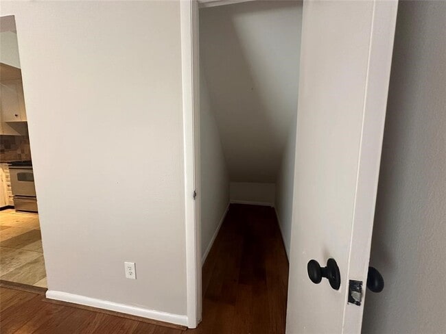 Building Photo - 5123 Del Monte Dr