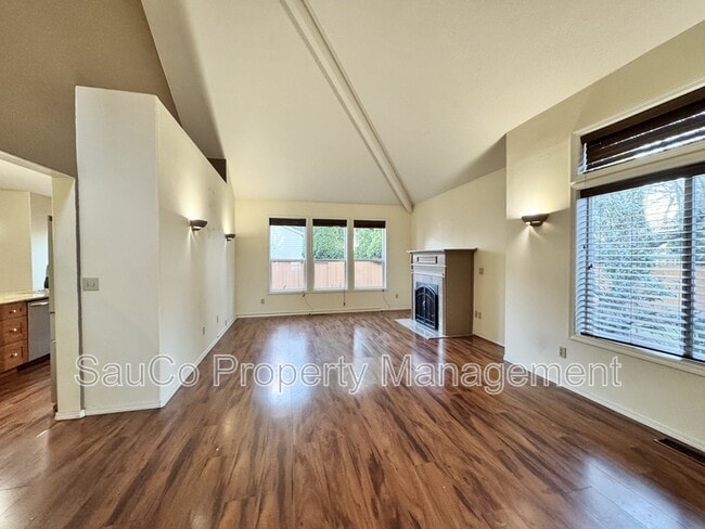 Building Photo - 351 SE 58th Ct