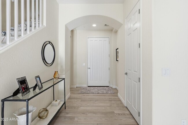 Building Photo - 20802 N Grayhawk Dr