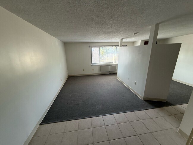 Building Photo - 51 Whiting St