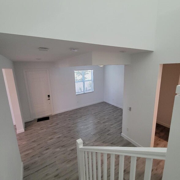 Building Photo - 8978 Zevon Ct