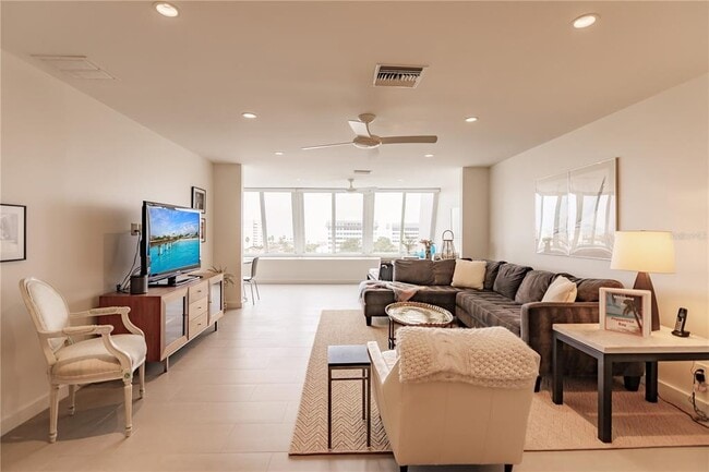 Building Photo - 1200 E Peppertree Ln