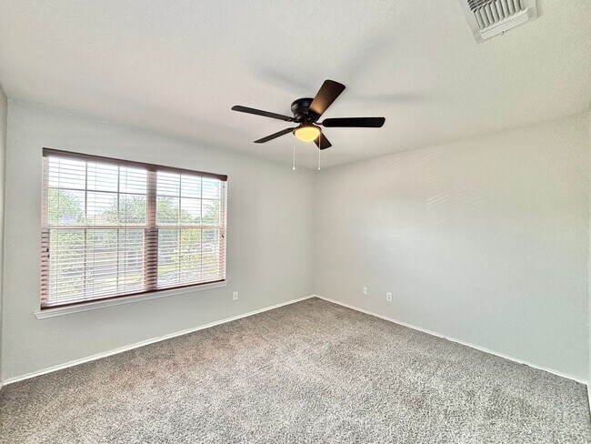 Building Photo - Beautiful 4 Bedroom Home in Inwood Place!