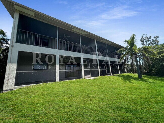 Building Photo - 4530 SW 10th Ave