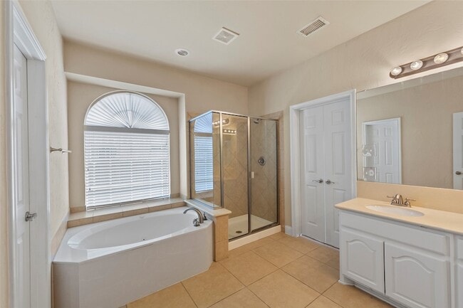 Building Photo - 6529 Abrams Dr