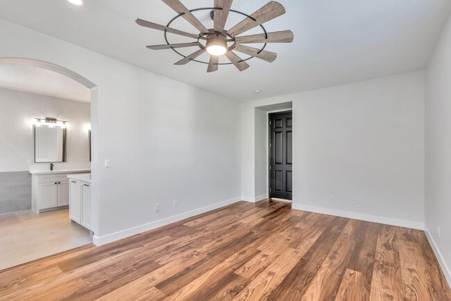 Building Photo - 7531 Edinburgh Way
