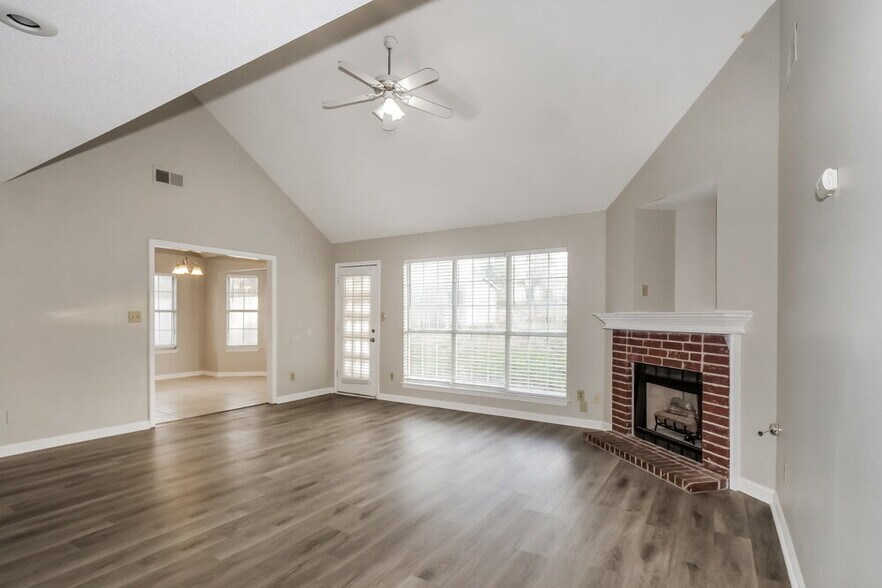 Building Photo - 11183 Ewe Turn Dr