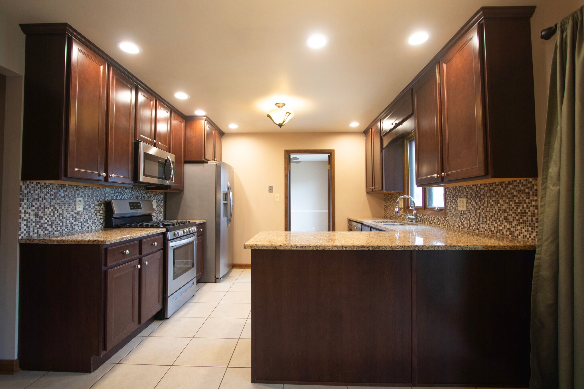 Building Photo - 1115 Sioux Dr