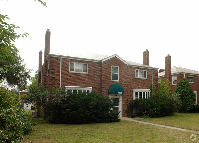 Building Photo - 1686 Westwood Ave