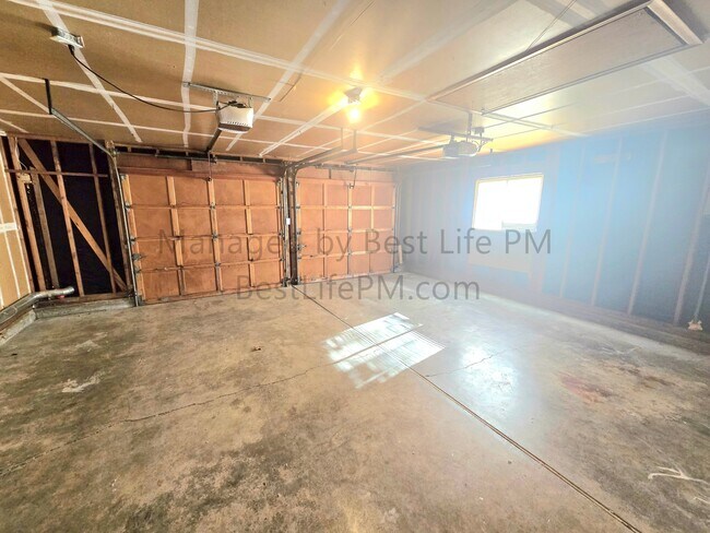 Building Photo - 2575 NW 119th Pl