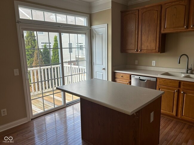 Building Photo - 8645 Meridian Square Dr