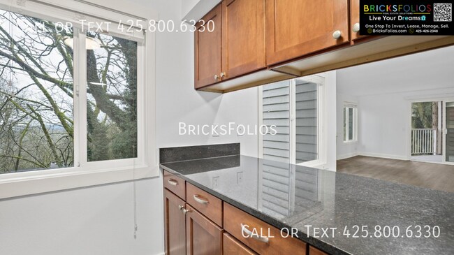 Building Photo - 15242 SE 43rd Ct