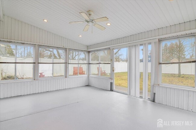 Building Photo - 3316 Beverly Rd