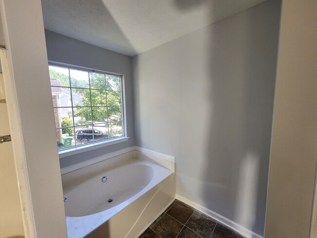 Building Photo - Holiday Move In Special For 4 Bedroom 2.5 Bath Home!  Only $1,700 Per Month! Your New Home Awaits!